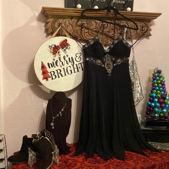 # 26  Su Wong beaded dress - Picture 1 of 13